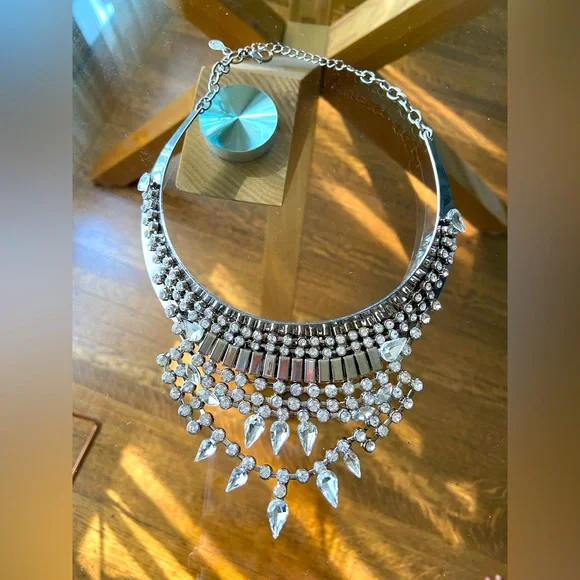 Silver Rhinestone Necklace - Picture 1 of 2
